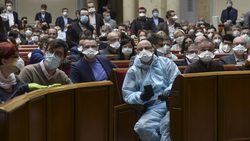 Medium_ukraine-parliament-masks-800x450