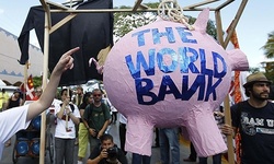 Medium_world-bank-protest-un-cli-010