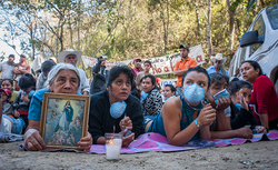 Medium_women_resisting_mining_in_la_puya_daniel_volpi_trocaire_lent_2019_policy_report