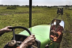 Medium_tractor_ethiopia_20111017