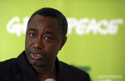 Medium_081113_greenpeace_-_amadou_kanoute_directeur_general_de_greenpeace_afrique