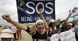 Medium_cambodialandgrabprotest