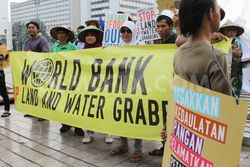 Medium_protest-against-the-world-bank--jakarta_1521915