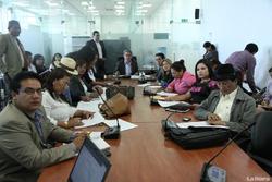 Medium_indigenas-siguen-opuestos-a-la--ley-de-tierras-20141221075934-51263eebd4180dd7a16d6dbb54b9c628