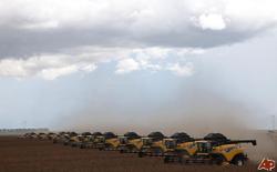 Medium_brazil-soybean-harvest-2010-3-31-17-11-49