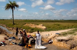 Medium_farmers-in-an-iron-roof-village-in-sierra-leone