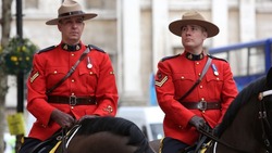 Medium_mounties